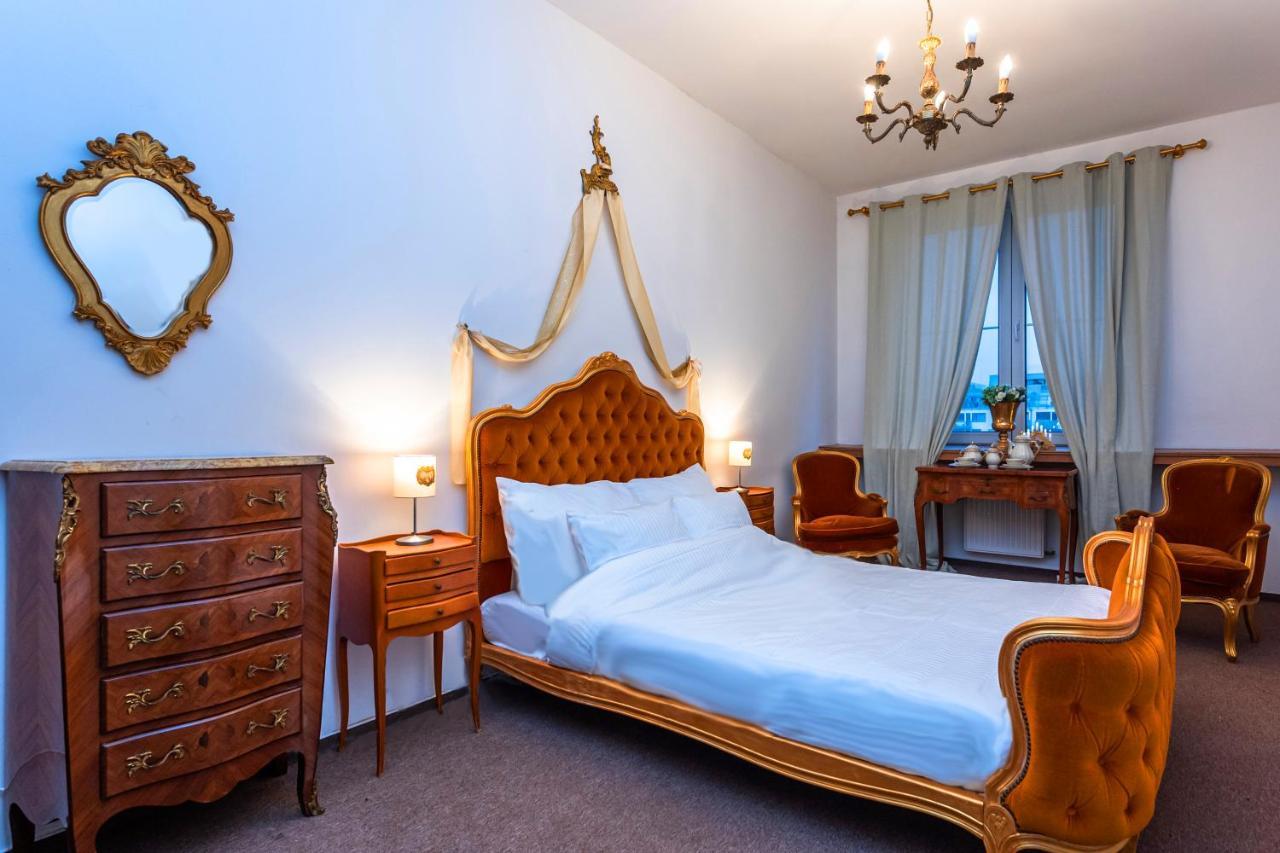 Апартаменты Bank Invest Apartmens - Old Town Прага Экстерьер фото