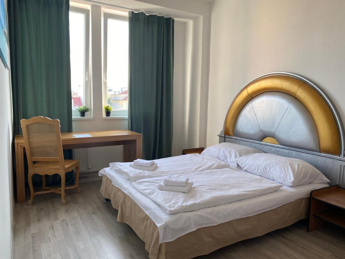 Апартаменты Bank Invest Apartmens - Old Town Прага Экстерьер фото