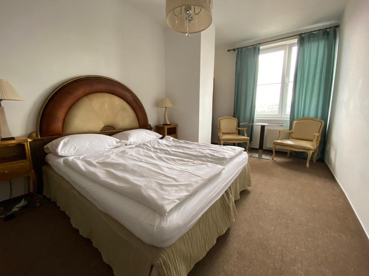 Апартаменты Bank Invest Apartmens - Old Town Прага Экстерьер фото